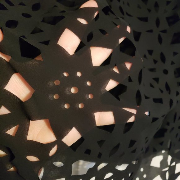 Apt 2x black cut out top - Picture 2 of 6